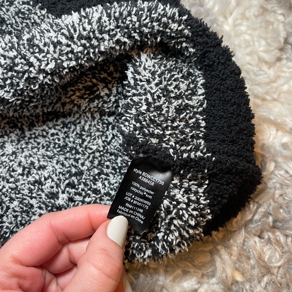 Barefoot Dreams CozyChic Sweater - Picture 4 of 5